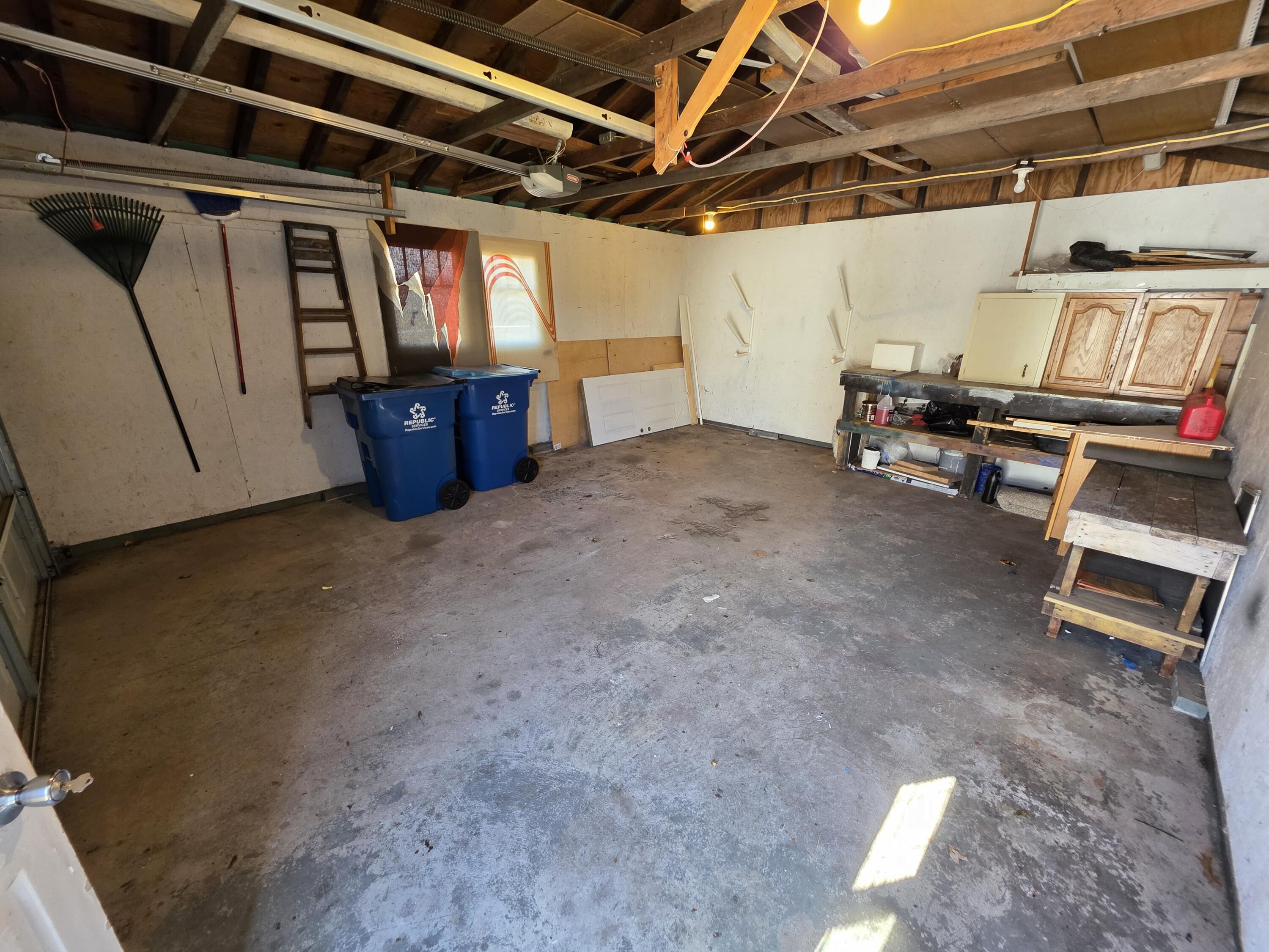 315 4th Avenue Manistee, MI 49660 - Photo 5 of 22 20260407_152101
