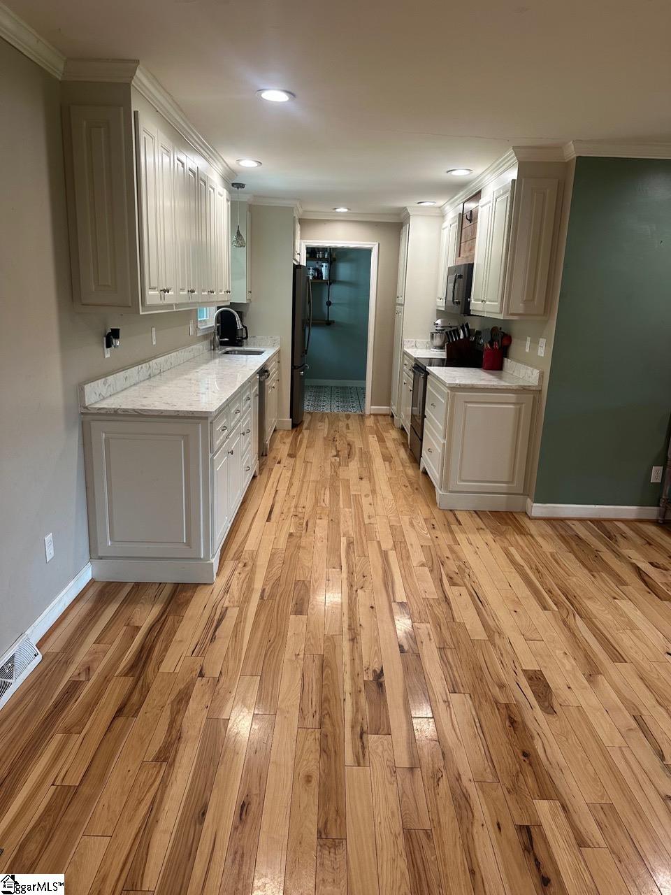 329 Wash Lesley Road Pickens, SC 29671 - Photo 10 of 37