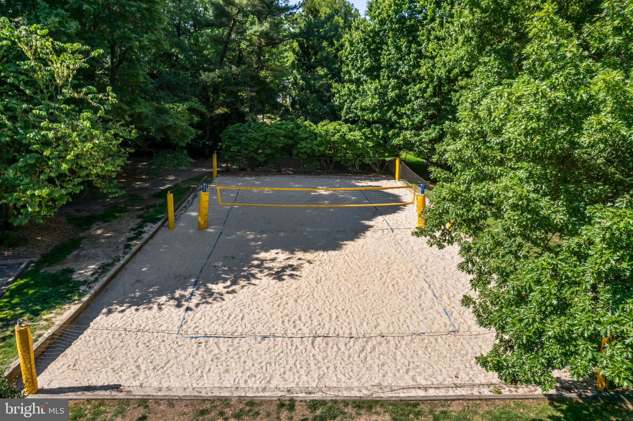 1422 Northgate Square, Unit 12B Reston, VA 20190 - Photo 32 of 36 Volleyball Court
