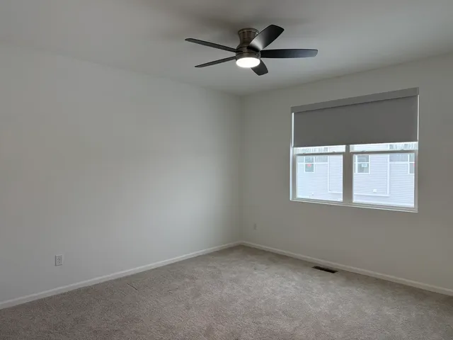 $2,700 | 287 Kingsport Drive, South Elgin, IL 60177