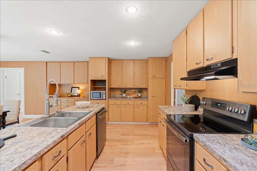 1019 Northwest 36 Road Gainesville, FL 32609 - Photo 7 of 56