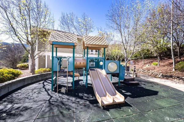 $938,888 | 141 Kestrel Court, Brisbane, CA 94005