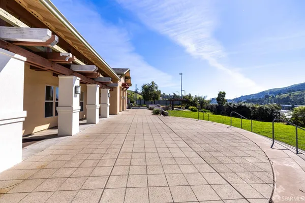 $938,888 | 141 Kestrel Court, Brisbane, CA 94005