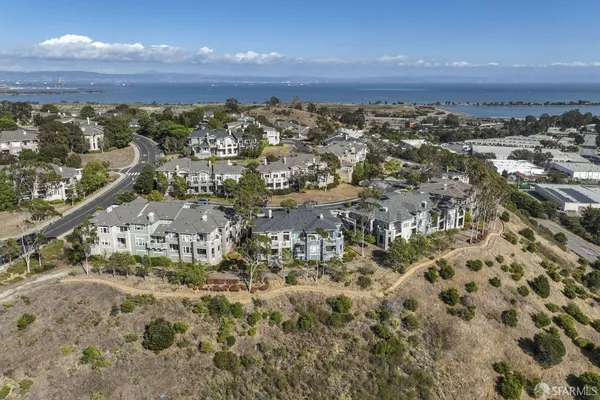 $938,888 | 141 Kestrel Court, Brisbane, CA 94005