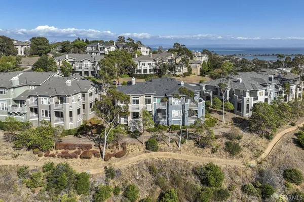 $938,888 | 141 Kestrel Court, Brisbane, CA 94005