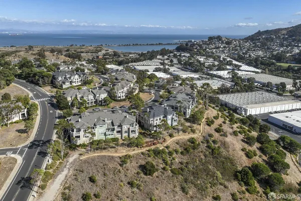 $938,888 | 141 Kestrel Court, Brisbane, CA 94005