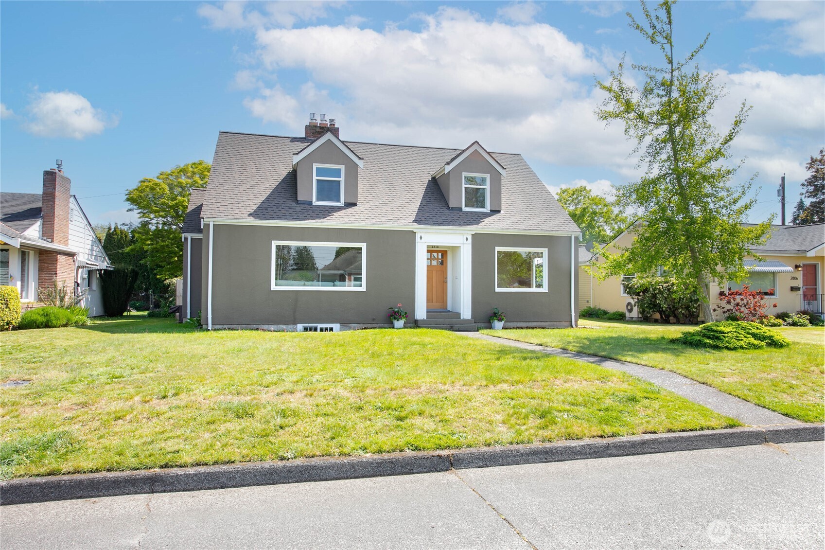 2810 Utter Street Bellingham, WA 98225 - Photo 2 of 40