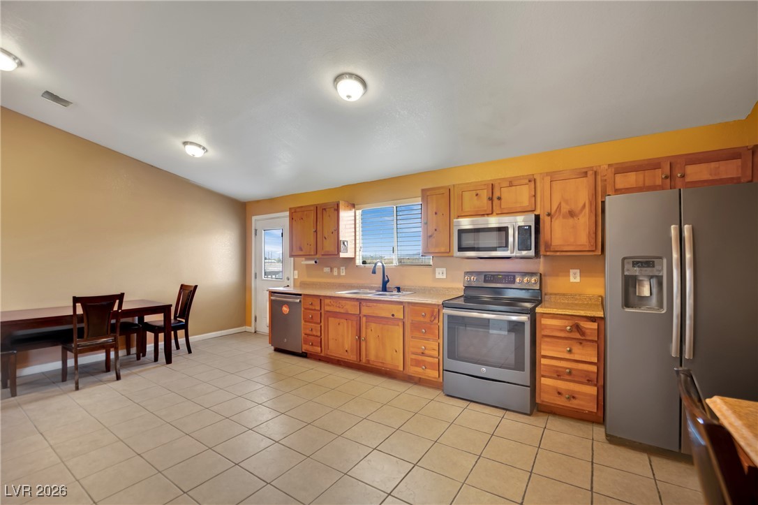 200 West Eton Road Pahrump, NV 89048 - Photo 17 of 38