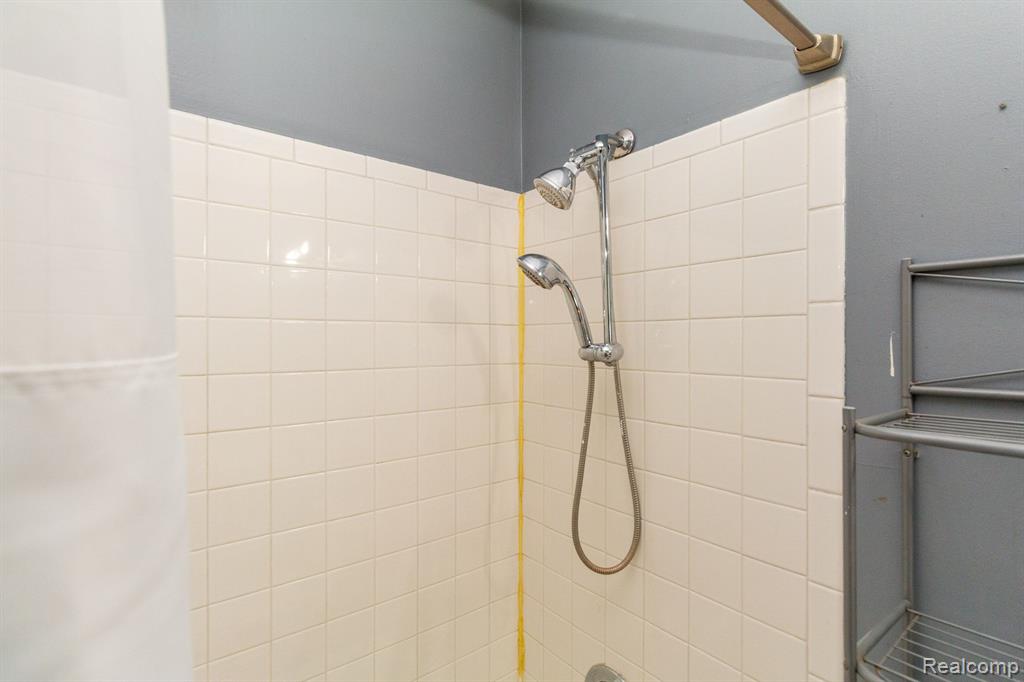 2636 Kenmore Road Berkley, MI 48072 - Photo 19 of 32 Gallery Image 19