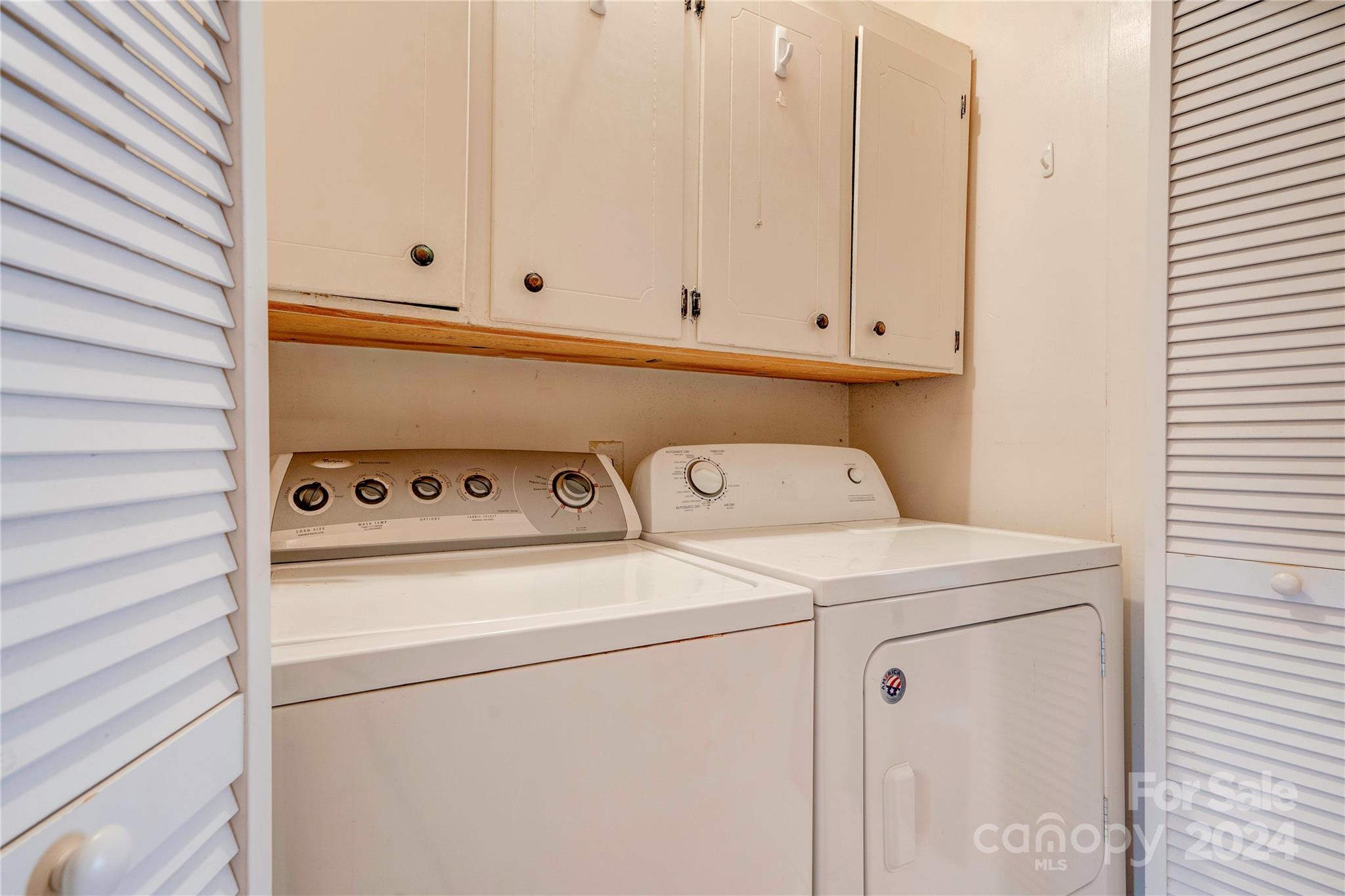 2352 Sheriff Allen Road Shelby, NC 28152 - Photo 26 of 48 a utility room with dryer and washer