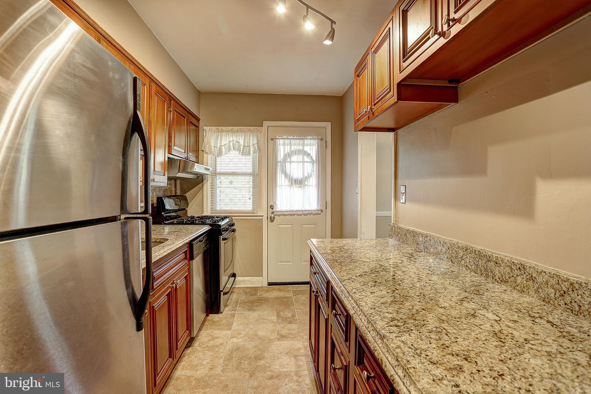 820 Braeside Road Baltimore, MD 21229 - Photo 11 of 40 Kitchen