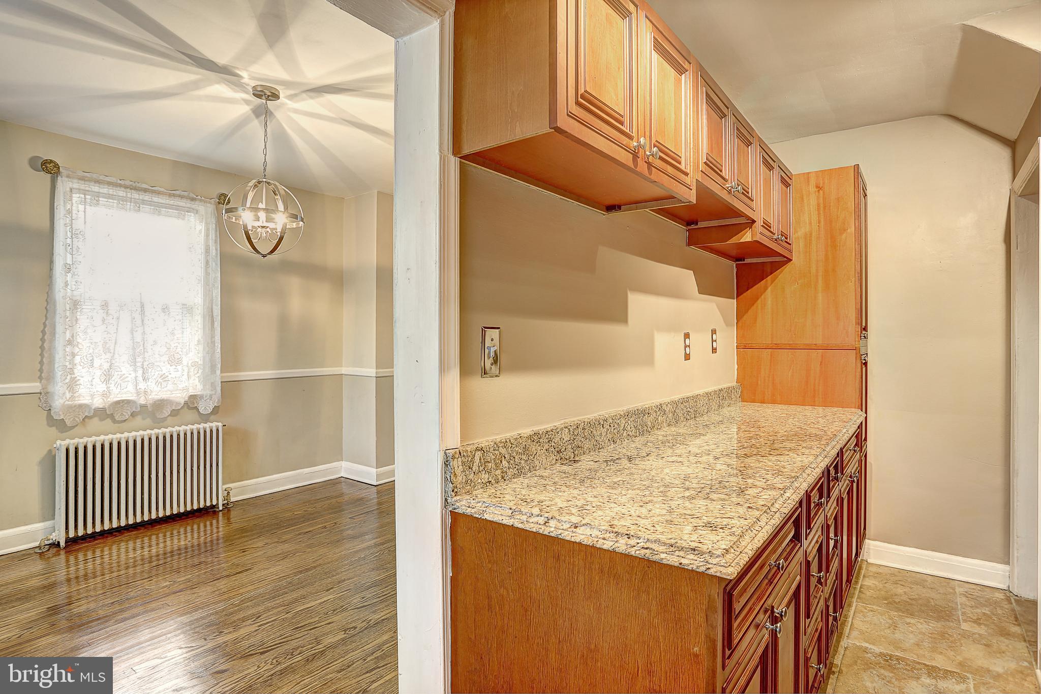 820 Braeside Road Baltimore, MD 21229 - Photo 12 of 40 Kitchen/Dining Room