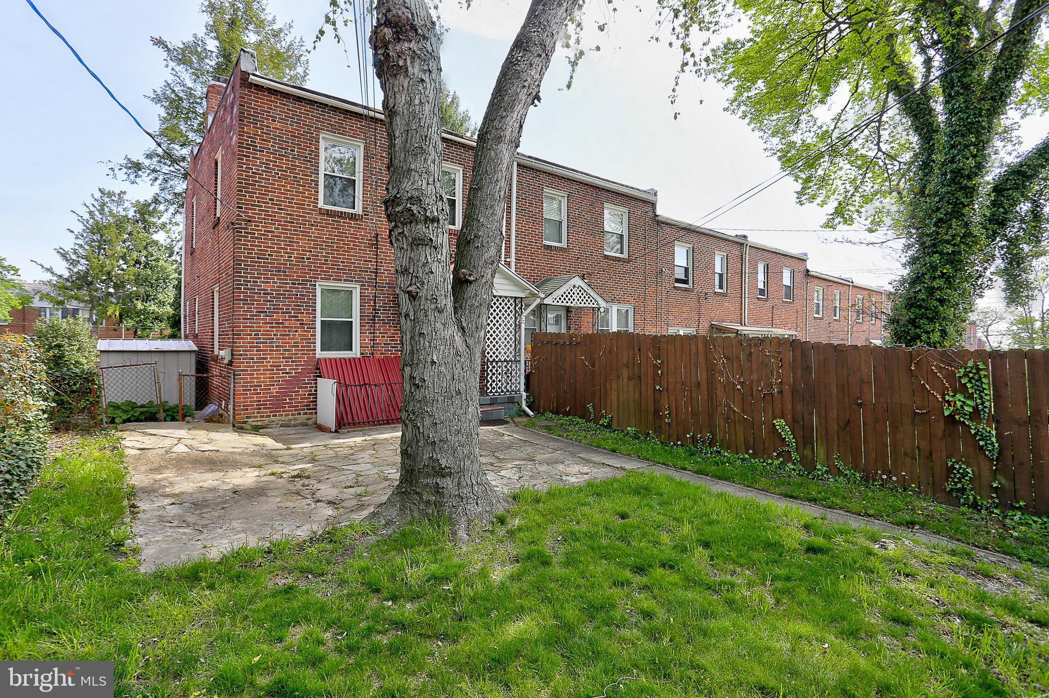 820 Braeside Road Baltimore, MD 21229 - Photo 3 of 40 Exterior Back