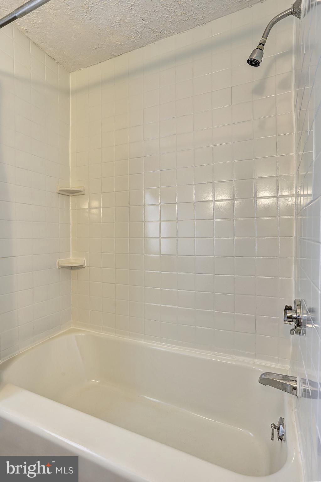 820 Braeside Road Baltimore, MD 21229 - Photo 21 of 40 Bath