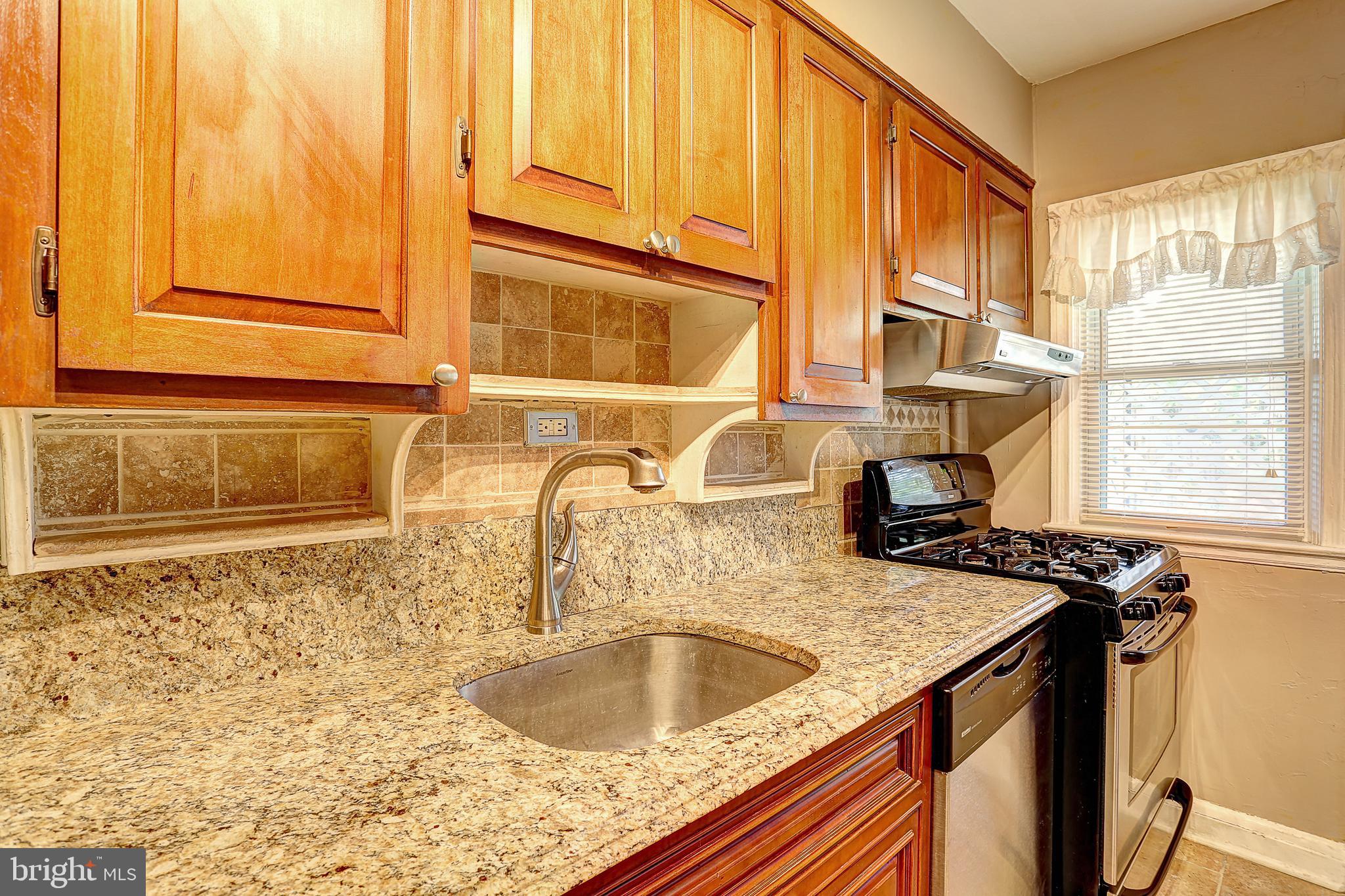 820 Braeside Road Baltimore, MD 21229 - Photo 10 of 40 Kitchen