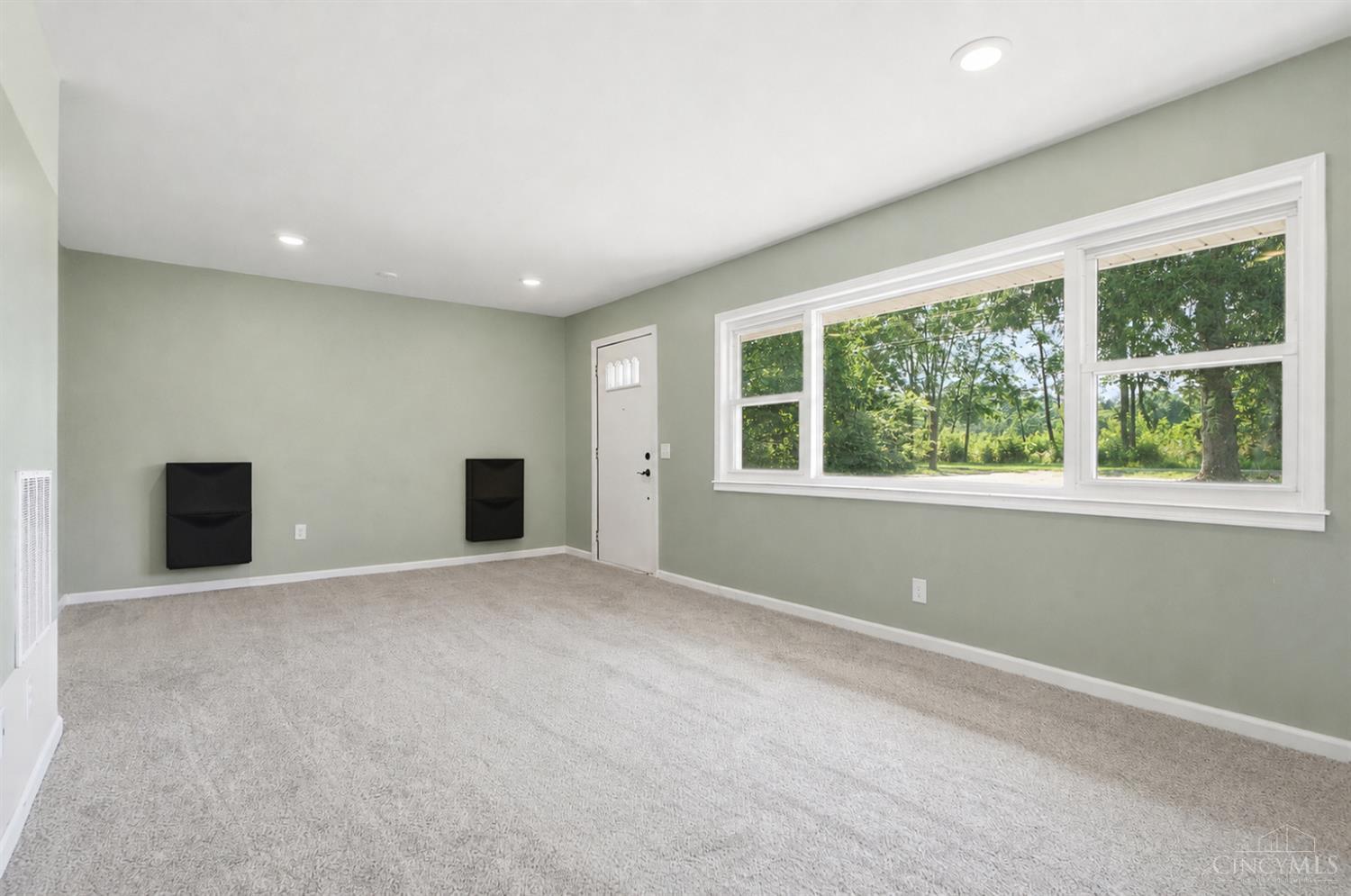 1654 Fay Road Goshen, OH 45122 - Photo 6 of 25