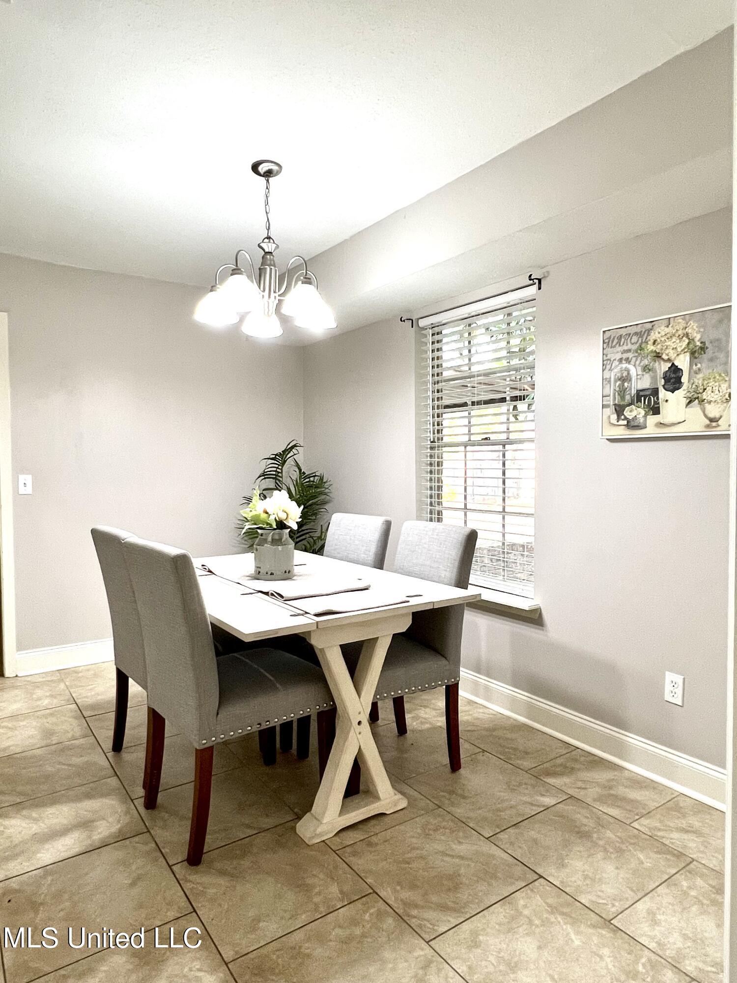 128 Fern Valley Road Brandon, MS 39042 - Photo 13 of 42 Photo Sep 17 2023, 5 35 28 PM