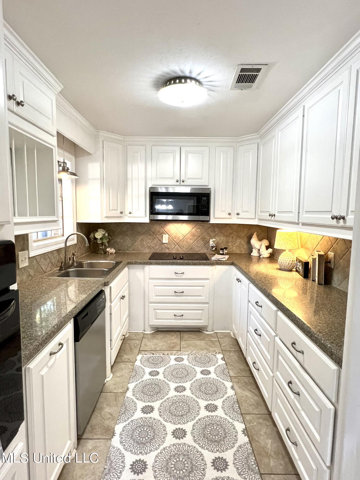 128 Fern Valley Road Brandon, MS 39042 - Photo 16 of 42 Photo Sep 17 2023, 5 35 45 PM