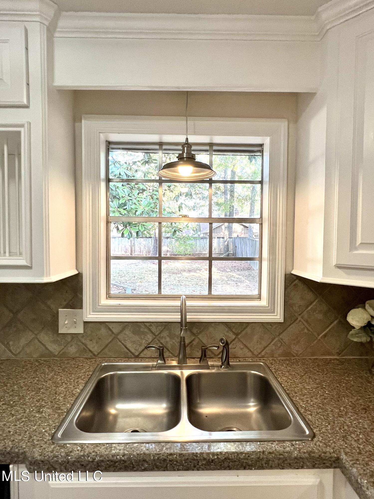 128 Fern Valley Road Brandon, MS 39042 - Photo 21 of 42 Photo Sep 17 2023, 5 35 55 PM