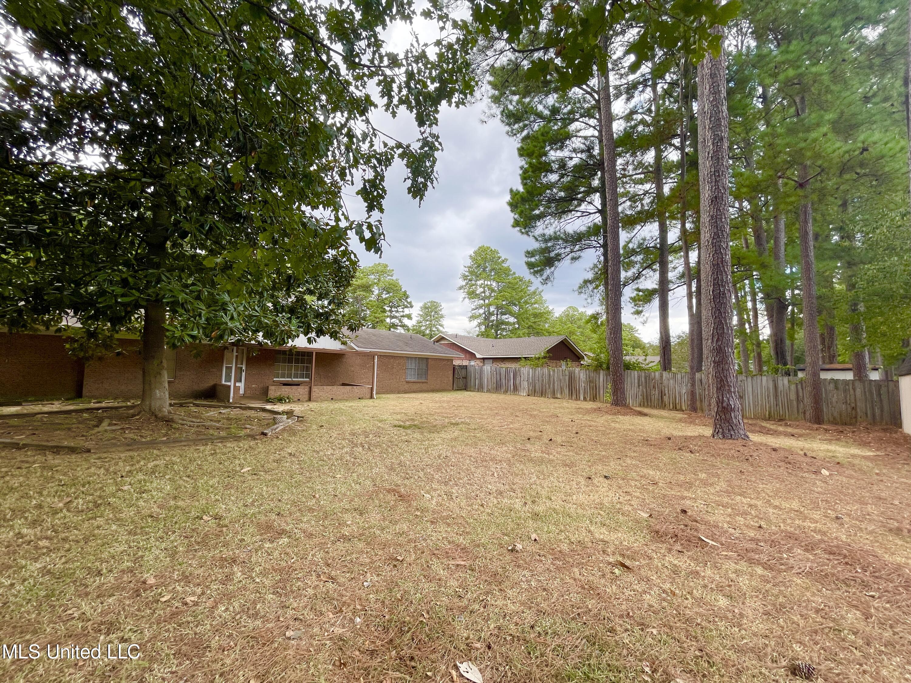 128 Fern Valley Road Brandon, MS 39042 - Photo 37 of 42 Photo Sep 05 2023, 2 04 37 PM