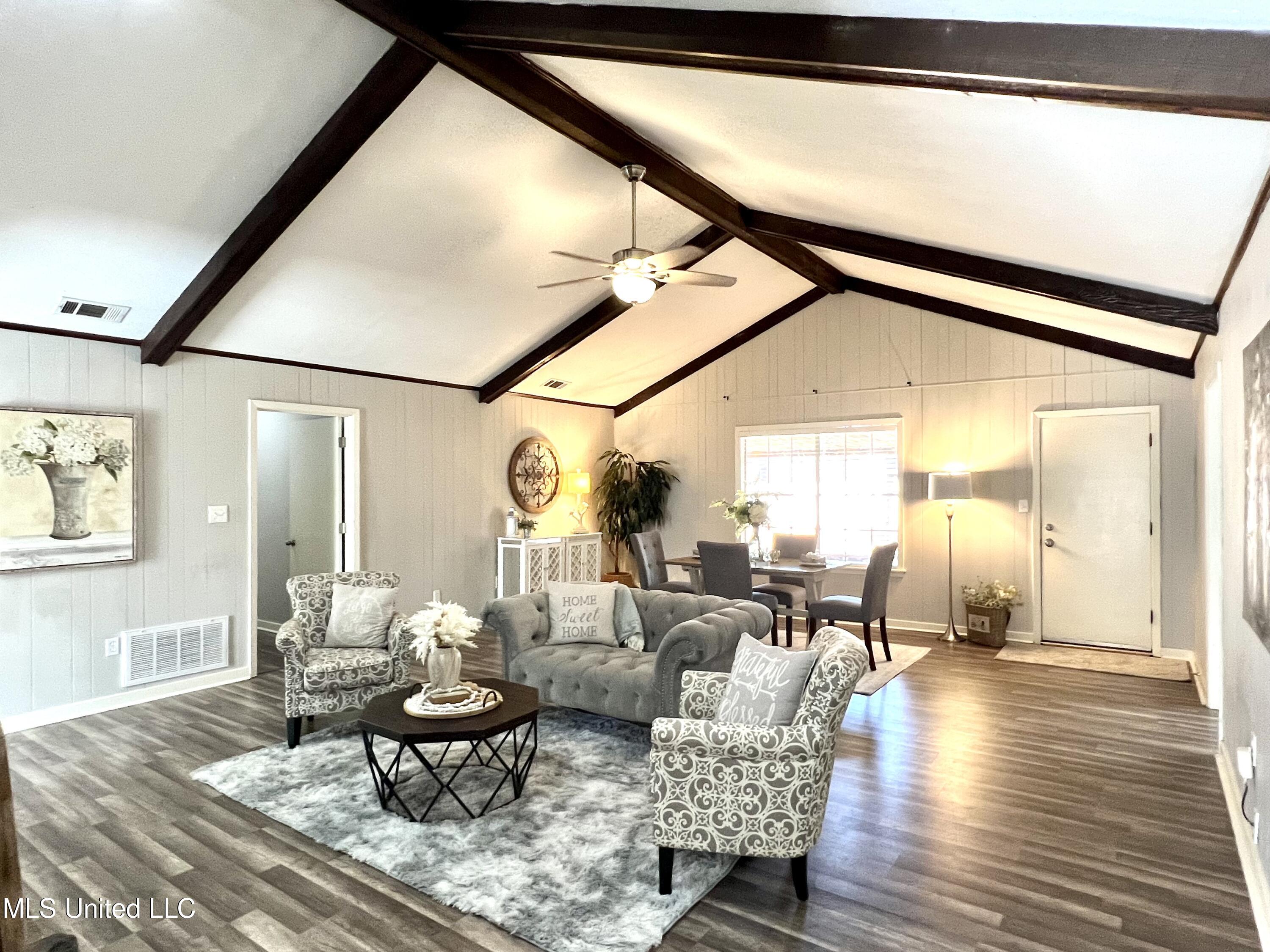 128 Fern Valley Road Brandon, MS 39042 - Photo 4 of 42 Photo Sep 18 2023, 3 47 35 PM