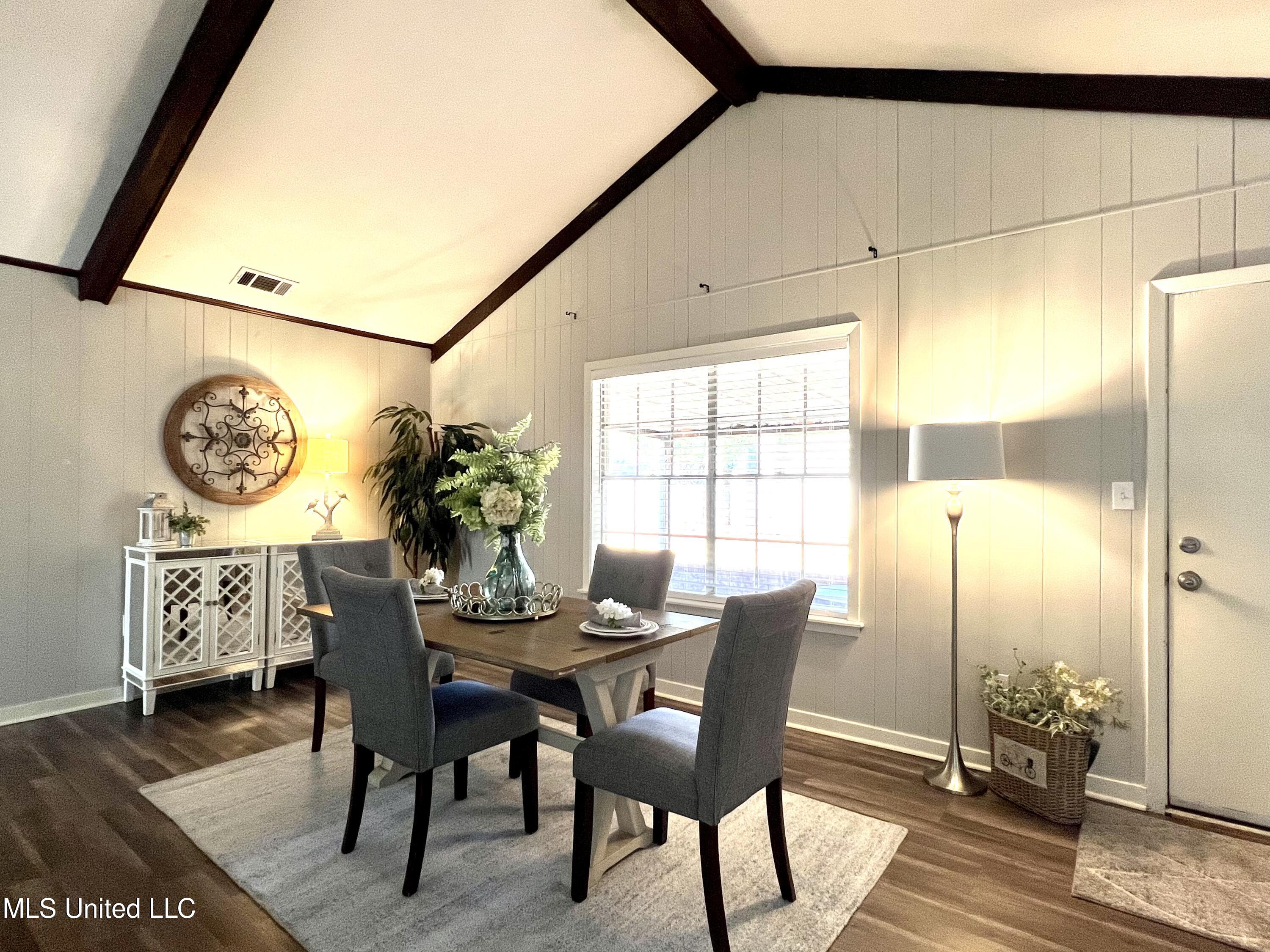 128 Fern Valley Road Brandon, MS 39042 - Photo 7 of 42 Photo Sep 18 2023, 3 49 24 PM