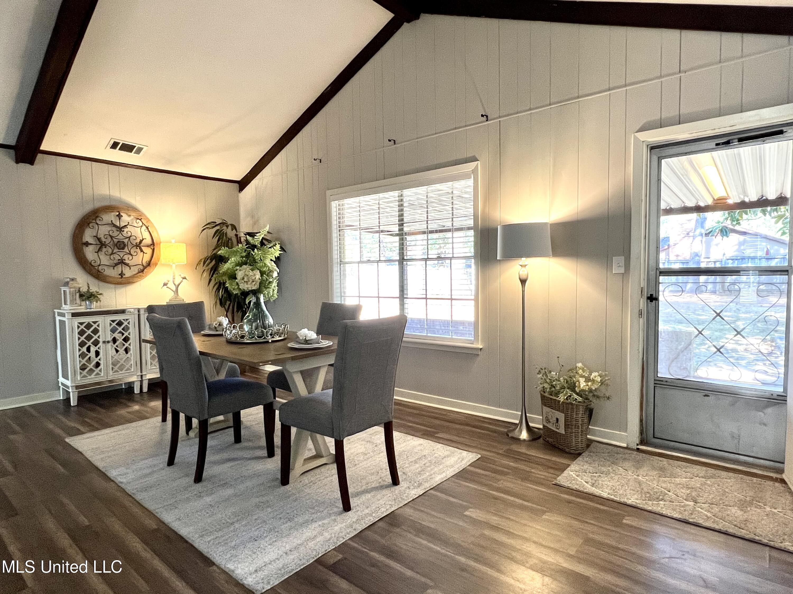 128 Fern Valley Road Brandon, MS 39042 - Photo 8 of 42 Photo Sep 18 2023, 3 48 04 PM