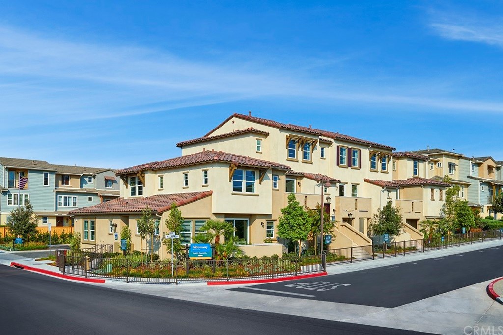 4360 St Cloud Way, Unit 4 Oceanside, CA 92056 - Photo 1 of 36