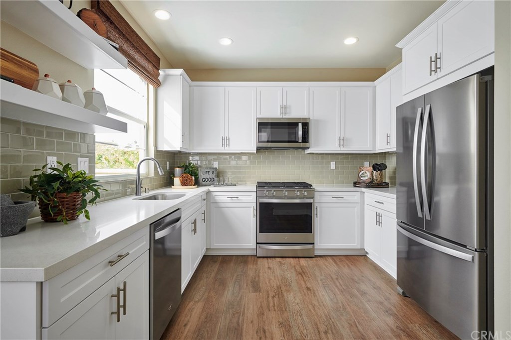 4360 St Cloud Way, Unit 4 Oceanside, CA 92056 - Photo 4 of 36