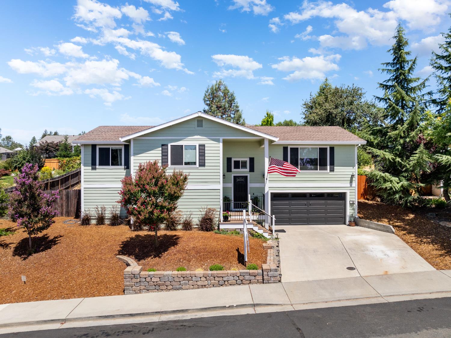 1130 Summer Ridge Court Auburn, CA 95603 - Photo 54 of 56 front view of house with a yard