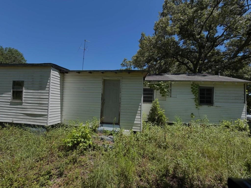 796 Shoemaker Road West Point, GA 31833 - Photo 3 of 16