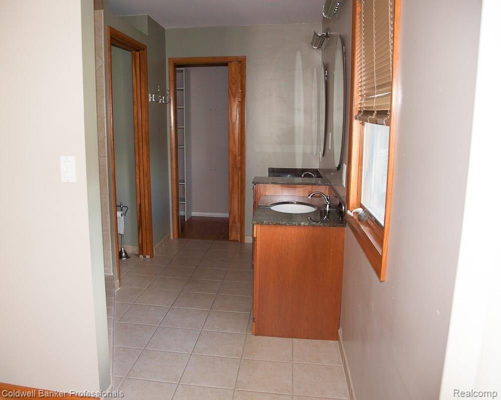 6548 Andersonville Road Clarkston, MI 48346 - Photo 9 of 35 IMG_6216.jpg