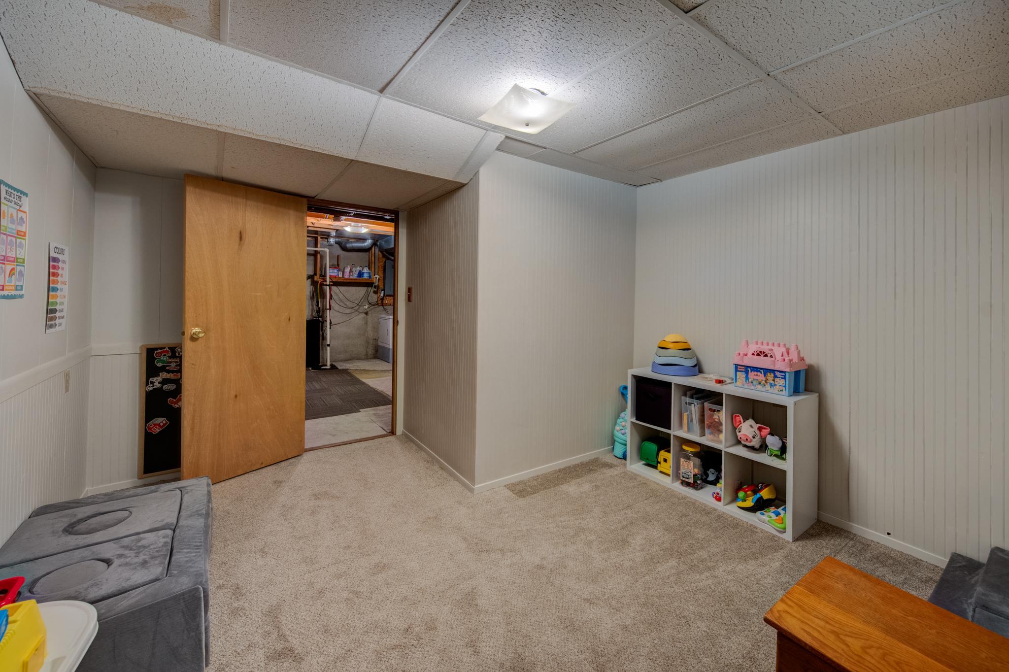 2211 Regent Lane Southwest Rochester, MN 55902 - Photo 25 of 41