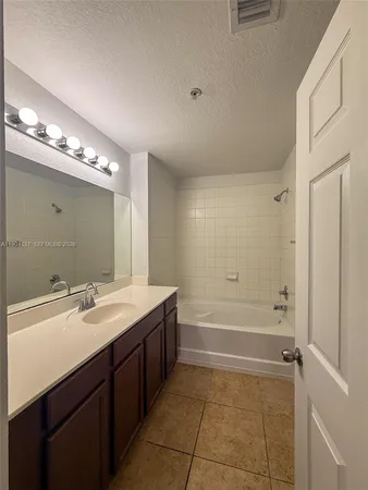$2,700 | Doral, Doral, FL 33178