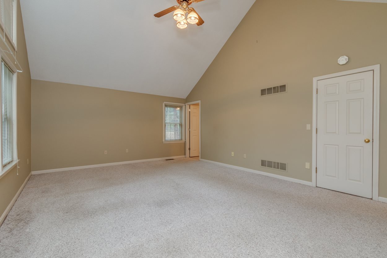 324 Fox Run Road Hudson, NH 03051 - Photo 15 of 28