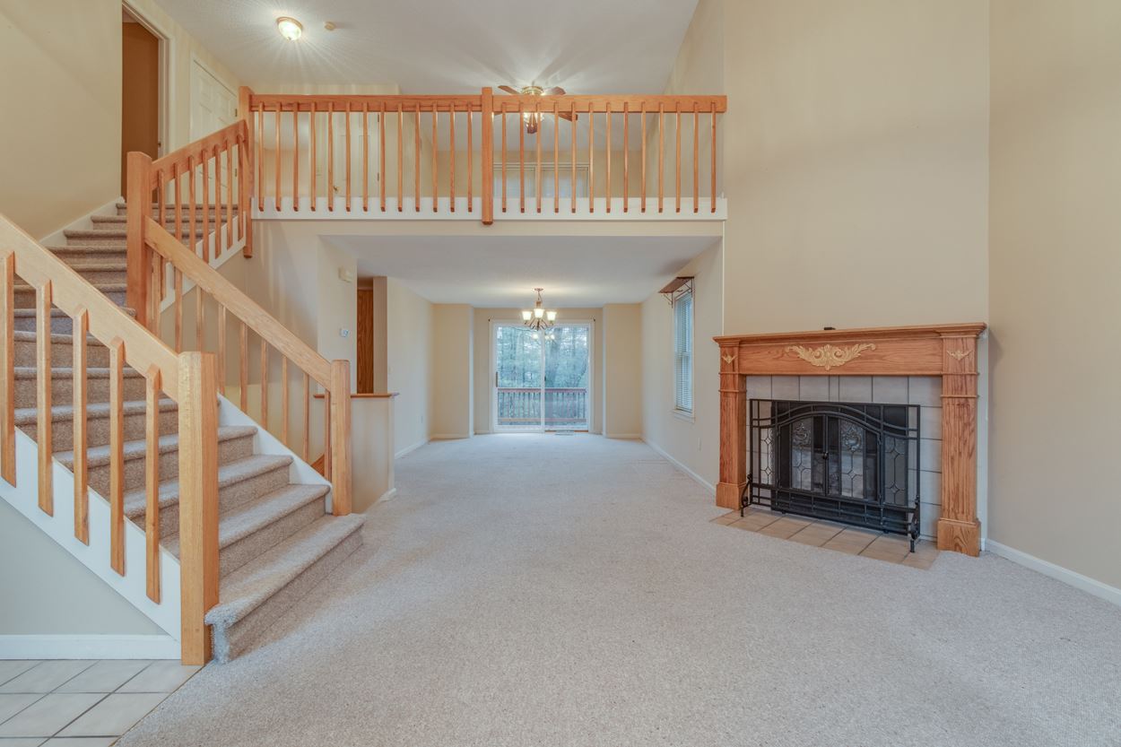 324 Fox Run Road Hudson, NH 03051 - Photo 5 of 28