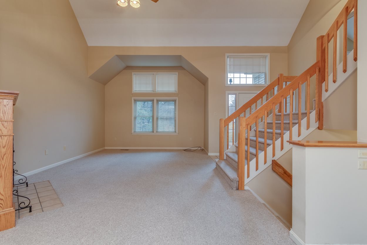 324 Fox Run Road Hudson, NH 03051 - Photo 7 of 28