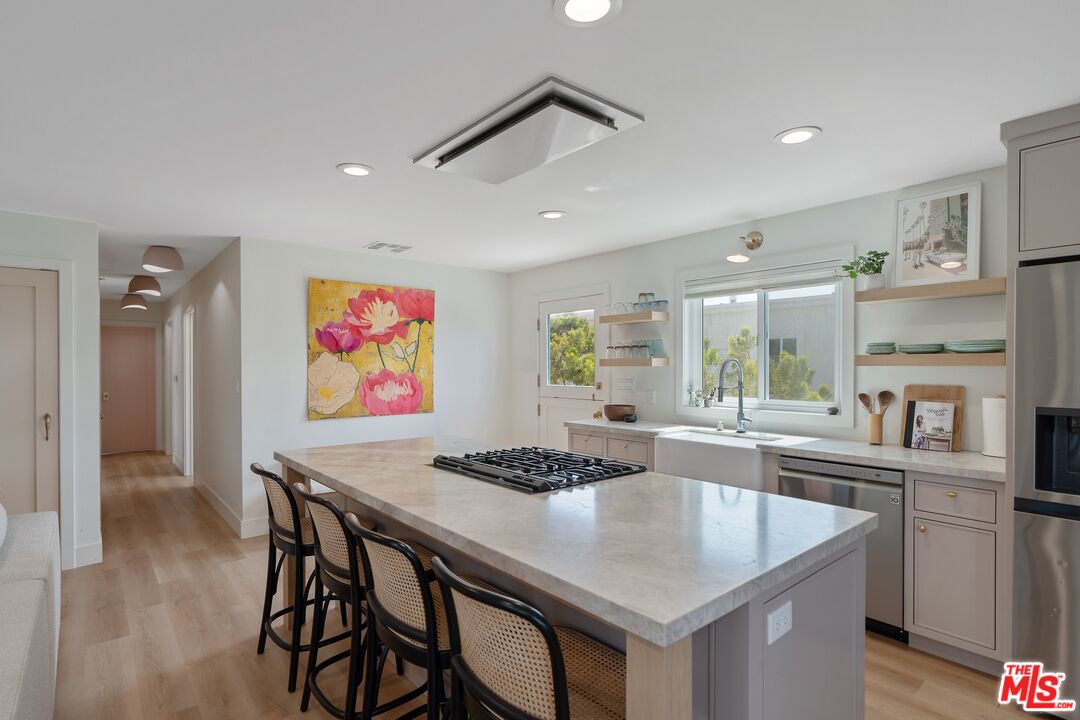 29500 Heathercliff Road, Unit 10 Malibu, CA 90265 - Photo 11 of 44