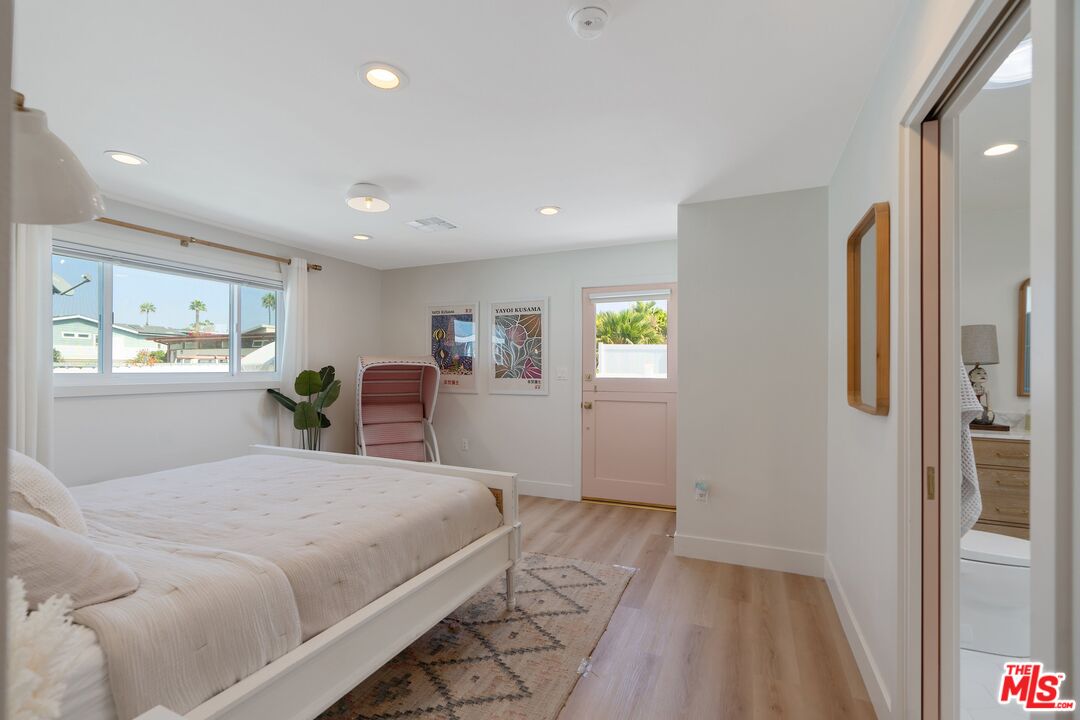 29500 Heathercliff Road, Unit 10 Malibu, CA 90265 - Photo 14 of 44