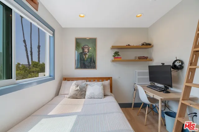 $1,797,000 | 29500 Heathercliff Road, Unit 10, Malibu, CA 90265