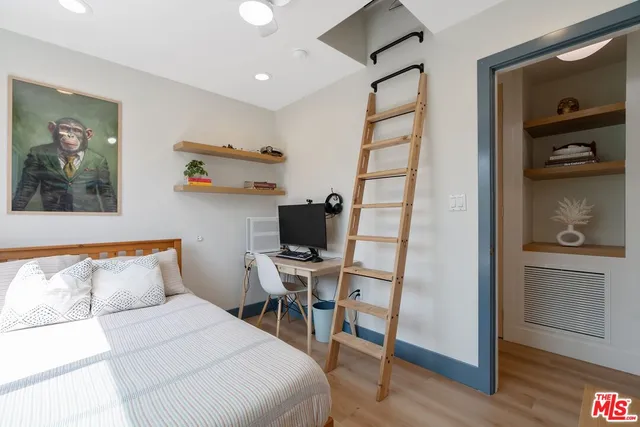 $1,797,000 | 29500 Heathercliff Road, Unit 10, Malibu, CA 90265