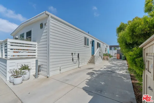 $1,797,000 | 29500 Heathercliff Road, Unit 10, Malibu, CA 90265