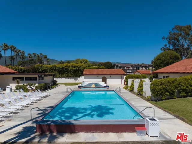 $1,797,000 | 29500 Heathercliff Road, Unit 10, Malibu, CA 90265