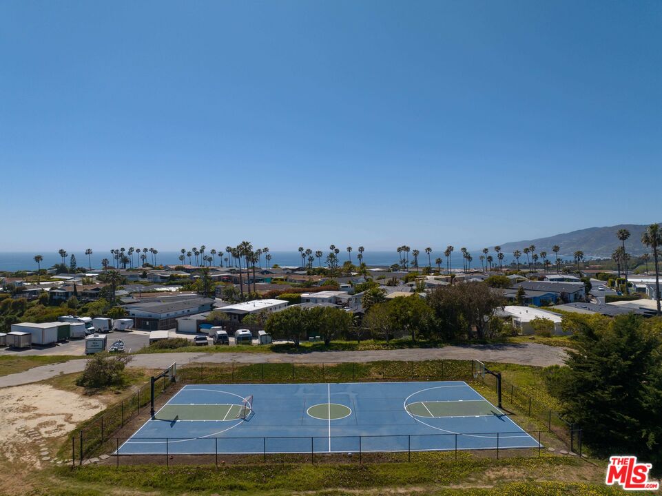 29500 Heathercliff Road, Unit 10 Malibu, CA 90265 - Photo 41 of 44