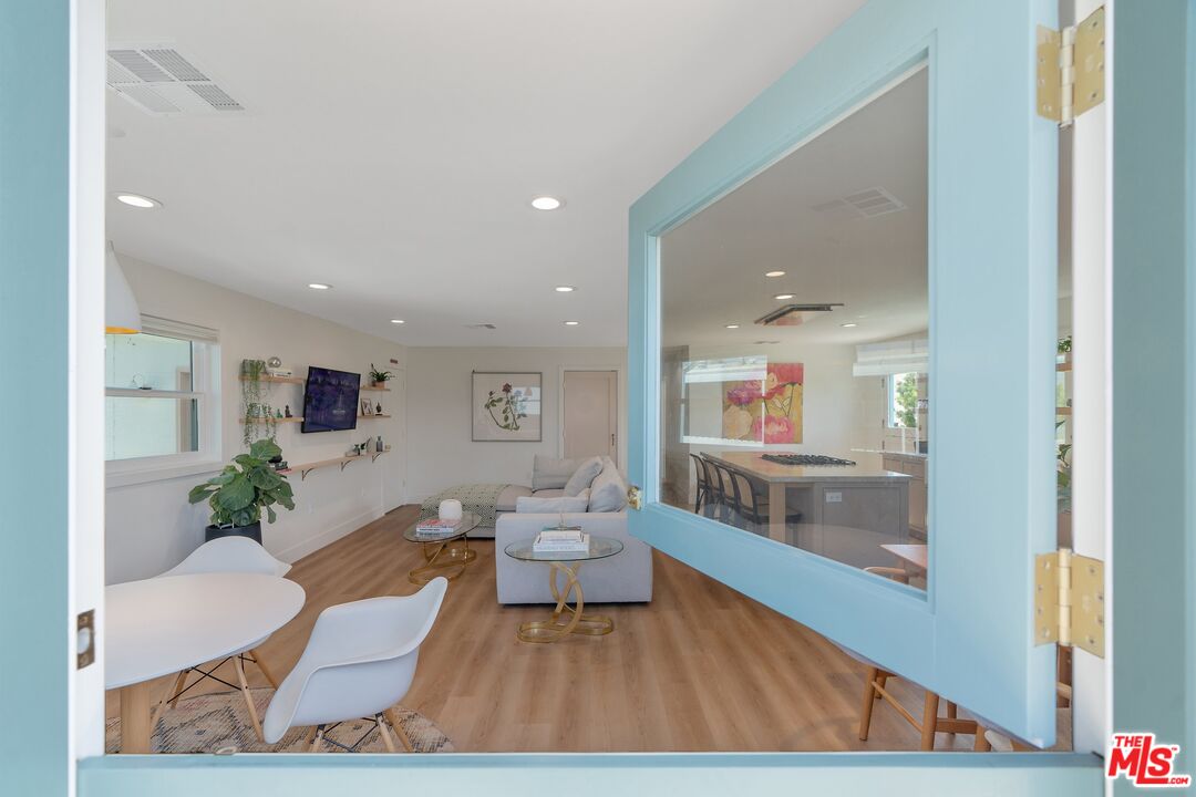 29500 Heathercliff Road, Unit 10 Malibu, CA 90265 - Photo 5 of 44