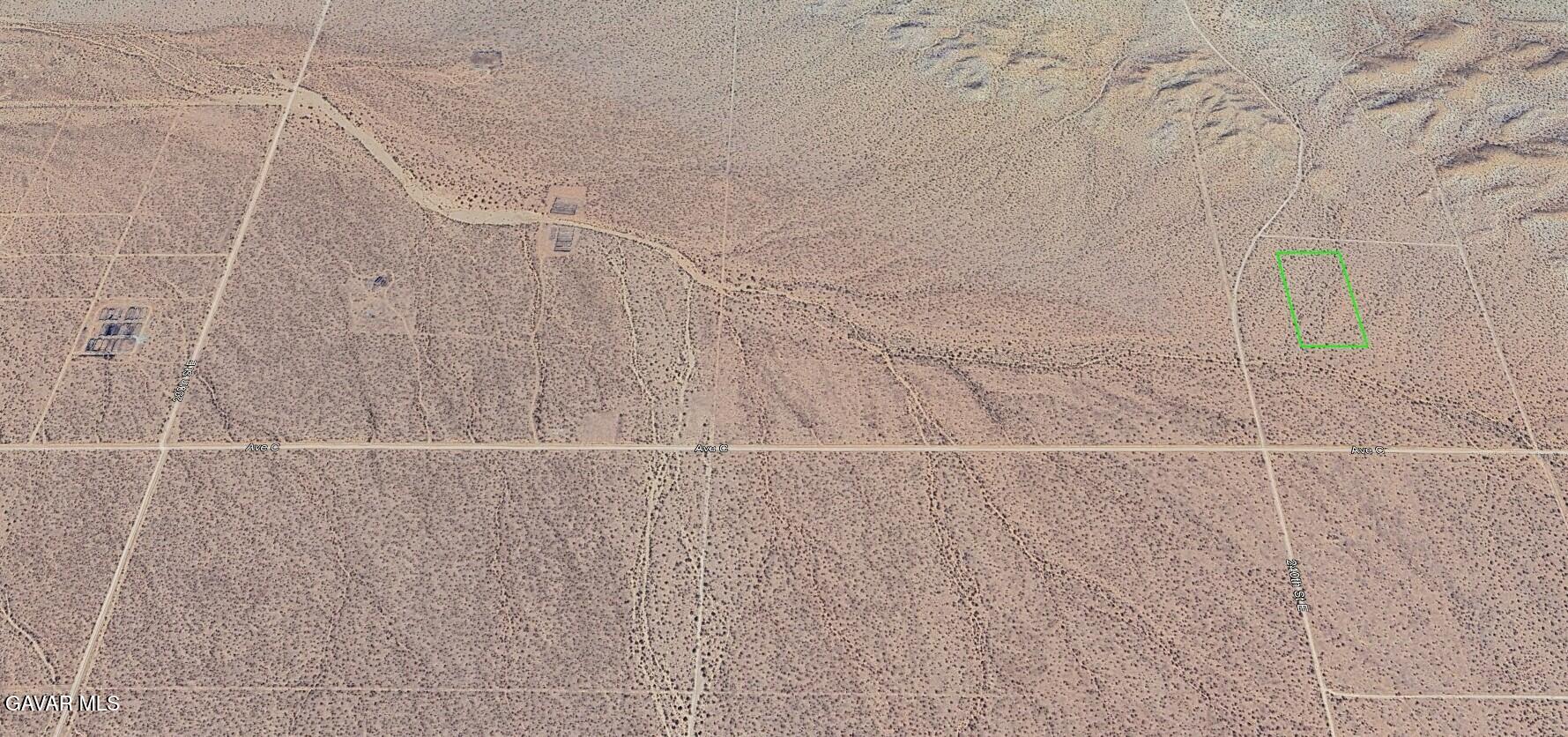 B12 240th Street East Lancaster, CA 93535 - Photo 3 of 9 3326005041 top