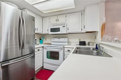 $110,000 | 2002 Greenpoint Drive, Unit 2002, New Orleans, LA 70114