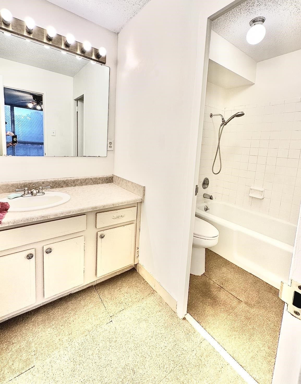 3080 Walnut Grove Road, Unit 404 Memphis, TN 38111 - Photo 21 of 31 Gallery Image 21