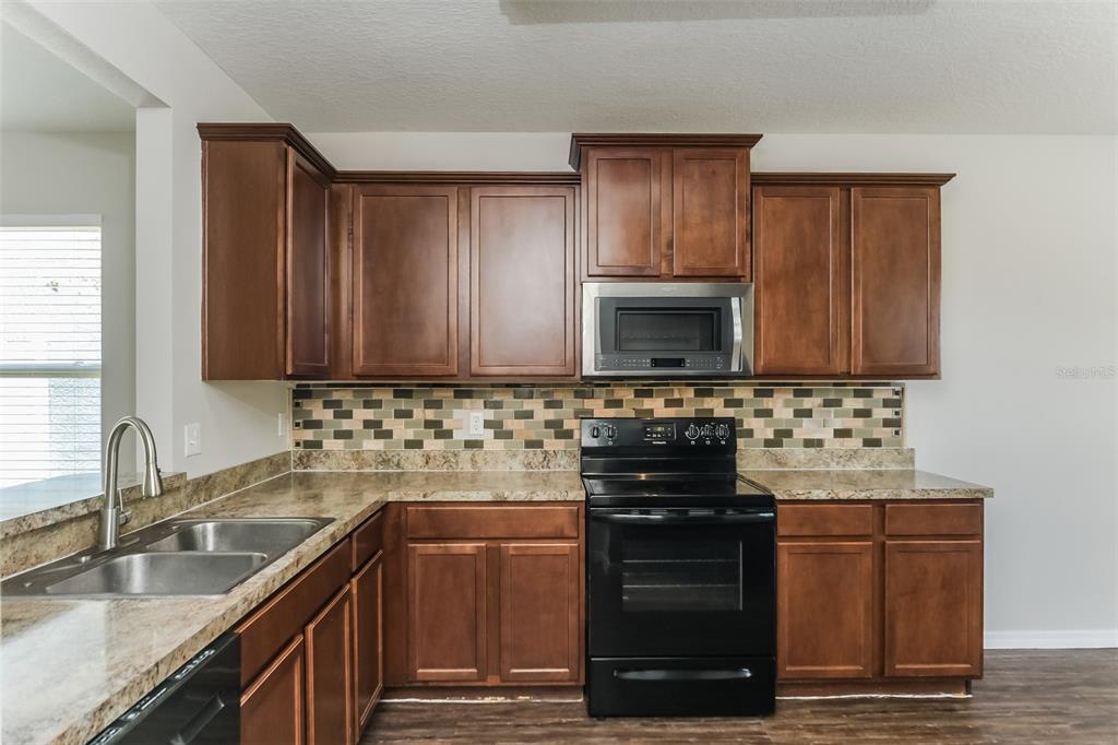 1580 Tamarind Road Davenport, FL 33896 - Photo 8 of 16