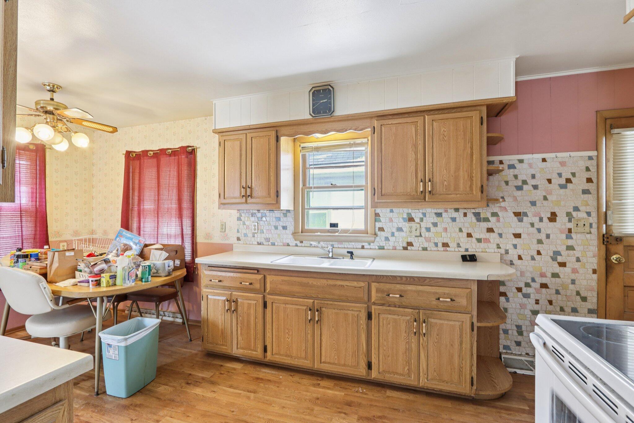 3955 North 79th Street Milwaukee, WI 53222 - Photo 9 of 42 Kitchen